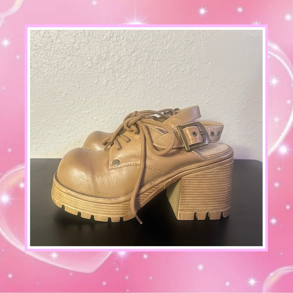 Vintage 90s Y2K Chunky Buckle Platforms